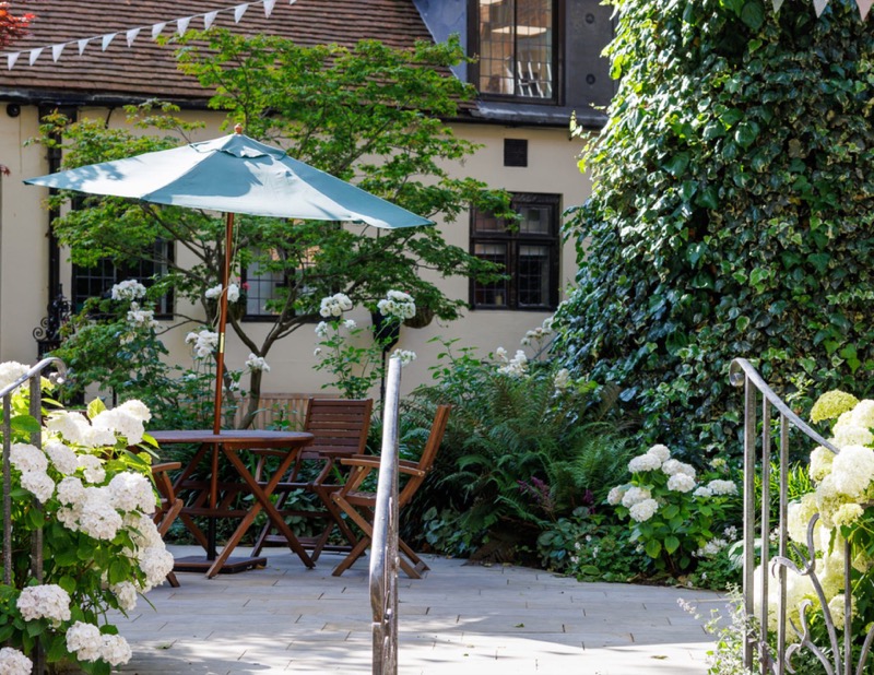 Stationers' Hall garden courtyard